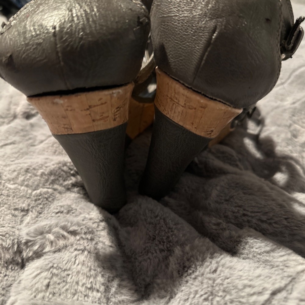 Shoes by Sbicca - Picture 4 of 6